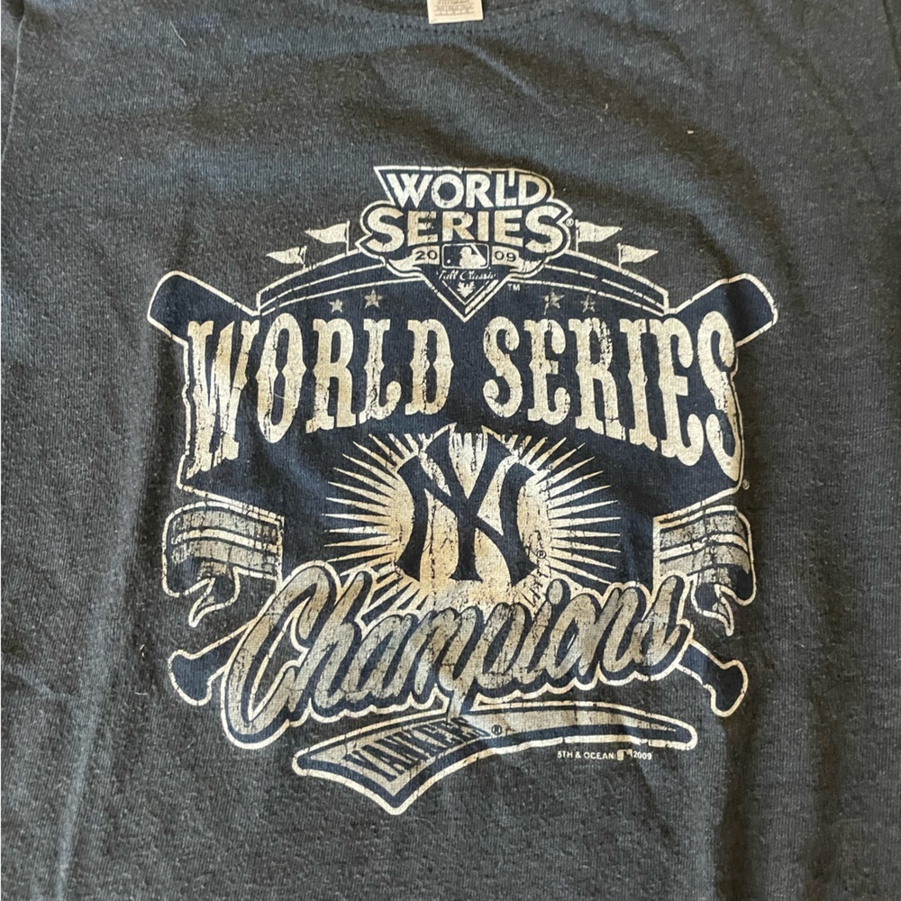 NY Yankees 2009 World Series champions navy blue women’s cut large, baseball